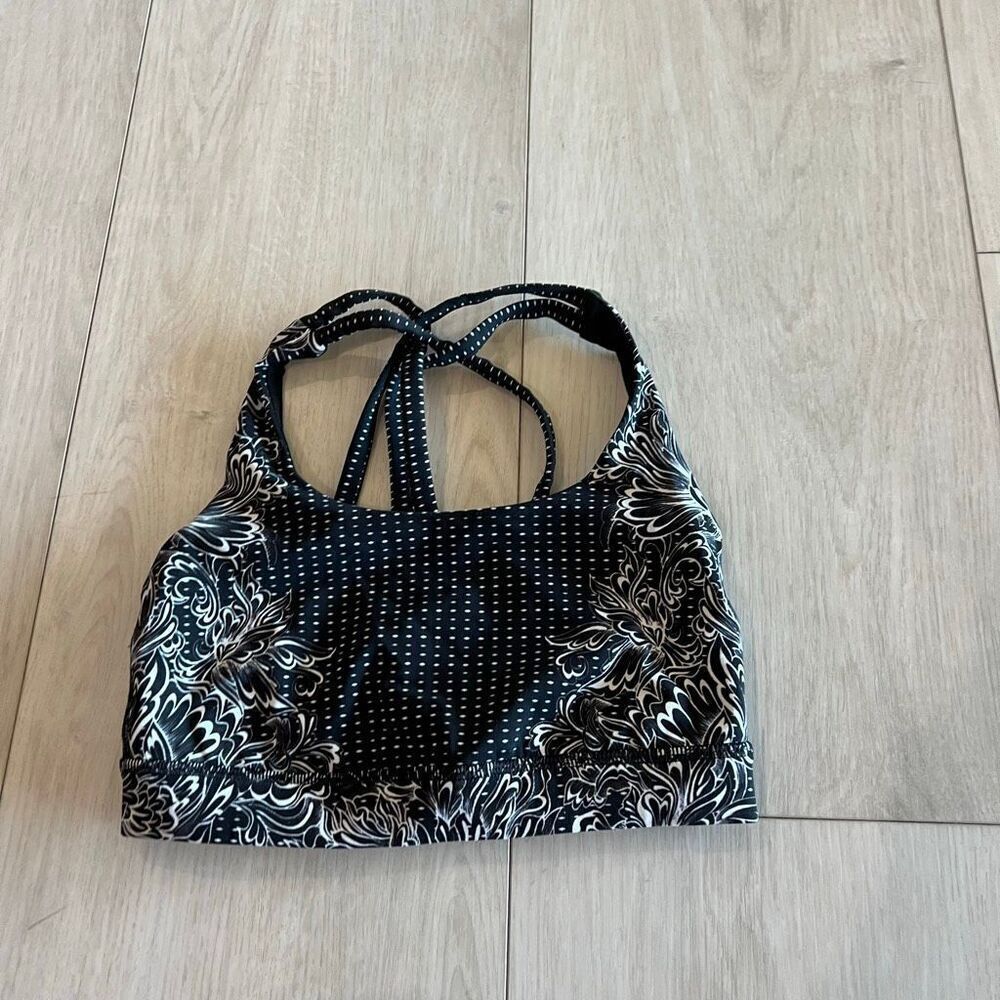 Lululemon women’s sports bra size 2